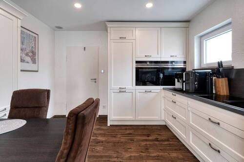 küche blickrichtung tür sehr gut.jpg - 