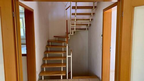Die Treppe führt Sie... - 