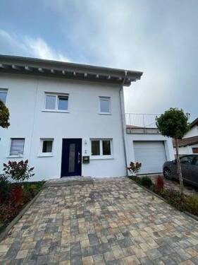 Hausansicht - Wohnung mit Reihenhauscharakter in Steißlingen