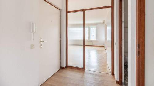 Flur - 2 Zimmer Etagenwohnung zum Kaufen in Hamburg