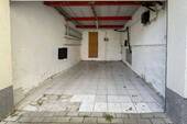 Garage mit Rolltor - 