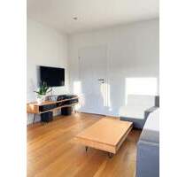 Bezugsfreies Schmuckstück in Spreenähe - Berlin Friedrichshain