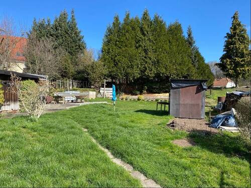 Grundstück - 5 Zimmer Einfamilienhaus in Bernstadt