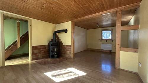 601 - Wohnzimmer - Mehrfamilienhaus, Wohnhaus in Hülben