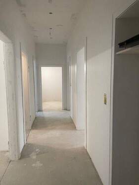 Diele - 5 Zimmer Etagenwohnung zur Miete in Mönchengladbach