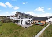 Garten umlaufend nach Süden und Westen - Einfamilienhaus mit 195,90 m&sup2; in Oberhausen / Unterhausen zum Kaufen