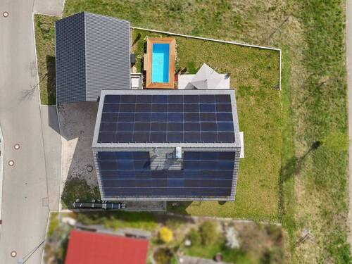 Grundstückssituation und Photovoltaikanlage 29,64 kWp - 