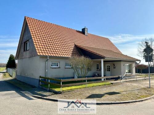 Ansicht - 6 Zimmer Einfamilienhaus in Utzedel