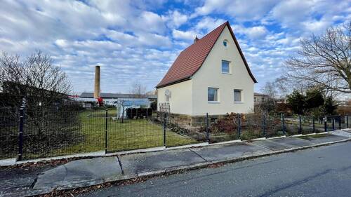 Straßenansicht - 4 Zimmer Einfamilienhaus zum Kaufen in Dresden