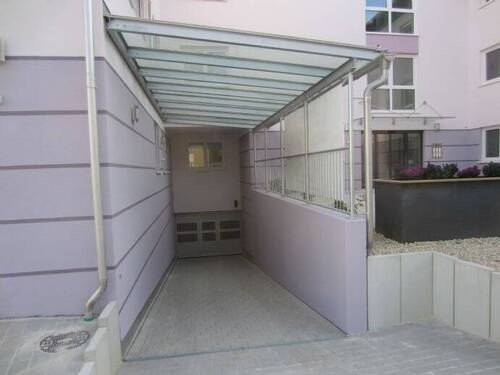 Tiefgaragenabfahrt - 