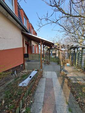 Hauseingang - 4 Zimmer Mehrfamilienhaus, Wohnhaus in Ludwigsfelde