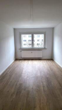 Wohnzimmer - Wohnen in Köpenick: Sanierte Eigentumswohnung in Top-Lage zu verkaufen!