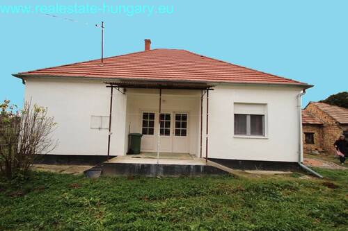 Bild 1 - Landhaus in Balatonnähe - 95.000,00&nbsp;EUR Kaufpreis, ca.&nbsp; 100,00&nbsp;m&sup2;&nbsp;Wohnfl&auml;che