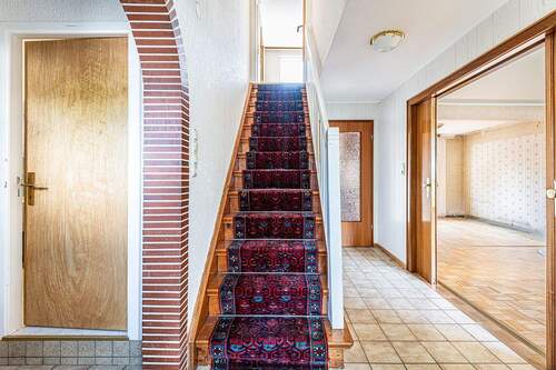 Flur / Treppe DG - 