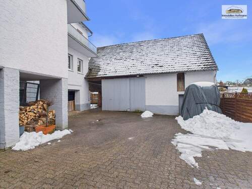 Hof mit Scheune - 