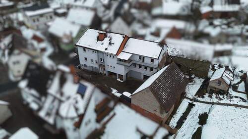 Drohnenansicht Haus und Hof - 