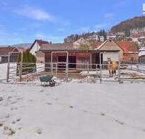 Reitanwesen mit Bachlauf: Ställe, Reitplatz, Scheune - 423 m², 18 Zi., 2.578 m² Kleinkahl