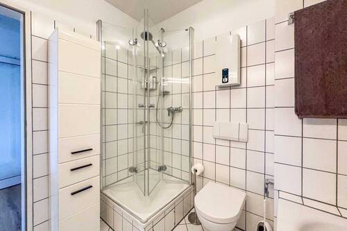 Badezimmer mit Dusche... - 