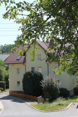 Zwei Vollgeschosse plus Dachgeschoss - Großes EFH (oder Mehrfamilienhaus) in einem Ortsteil von Dipps!