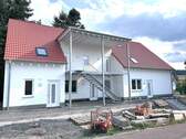 Außenansicht - Hünfeld-Oberrombach: Traum vom Eigenheim: KfW-55 Gartenwohnung mit attraktiven Förderungen