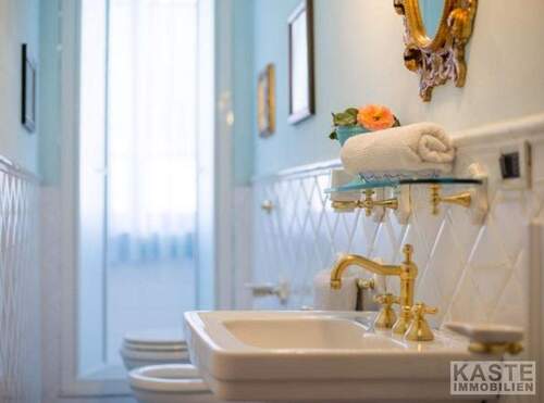 Badezimmer - Mehrfamilienhaus, Wohnhaus mit 400,00 m&sup2; in Montelopio zum Kaufen