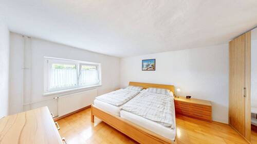 Schlafzimmer EG - 7 Zimmer Mehrfamilienhaus, Wohnhaus in Würzburg