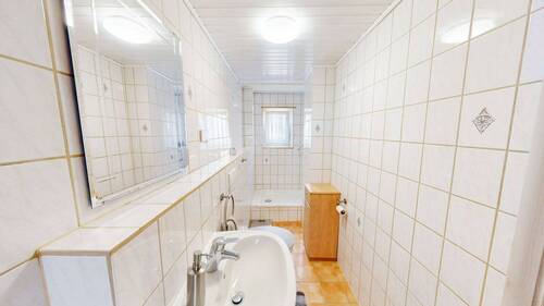 Badezimmer EG - Mehrfamilienhaus, Wohnhaus mit 210,00 m² in Würzburg zum Kaufen