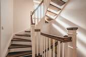 Treppe ins Obergeschoss - 