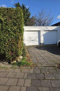 Bild 1 - 2 Garagen in St. Augustin-Hangelar