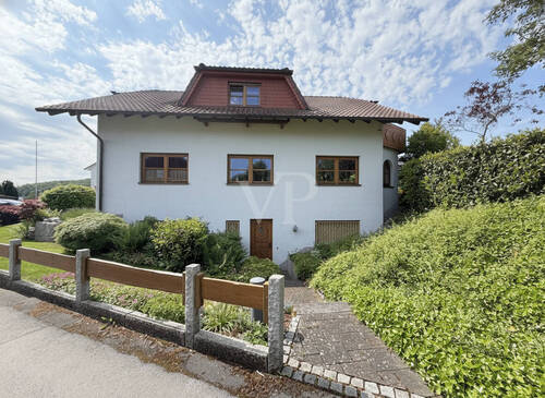 Seitenansicht - 9 Zimmer Einfamilienhaus zum Kaufen in Menden / Hüingsen