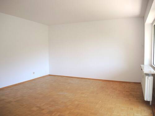 Wohnzimmer - 3 Zimmer Etagenwohnung zur Miete in Bad Brückenau
