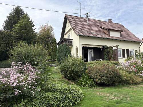 Hausansicht Gartenbereich - Familienfreundliches, sehr gepflegtes Haus mit großem Grundstück