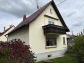 Hausansicht seitlich - 5 Zimmer Einfamilienhaus in Erolzheim