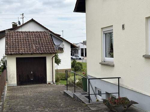Garage - Einfamilienhaus mit 109,10 m² in Erolzheim zum Kaufen