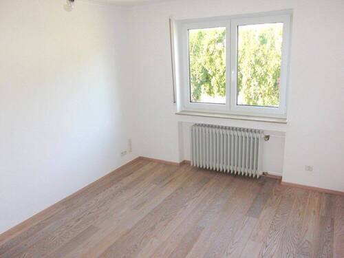 Zimmer 1 z.B. als Büro - 