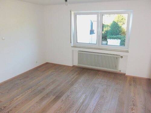 Zimmer 2 z.B. als Schlafzimmer - 