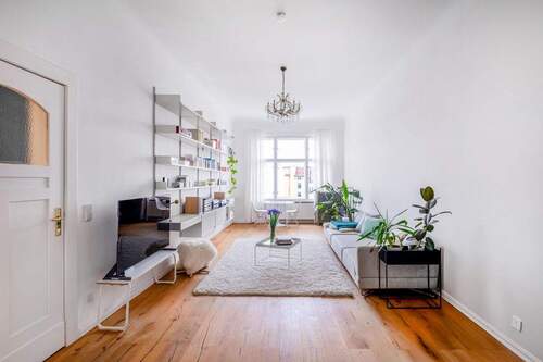 Wohnzimmer - 4 Zimmer Etagenwohnung zum Kaufen in Berlin