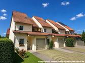Bild 1 Wohnhaus Vorderansicht - Wohnen oder vermieten - Preiswertes Wohnhaus in ruhiger Lage von Cottbus-Sielow!