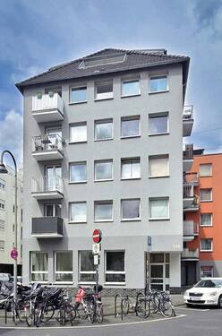 Hausansicht - Büroetage im Erdgeschoss in Top-Lage!