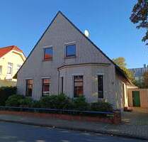 Einfamilienhaus mit Entwicklungspotenzial in zentraler Lage von Zetel