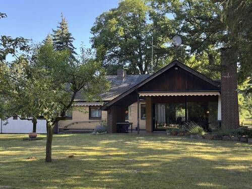 Ansicht vom Garten Richtung Terrasse - 