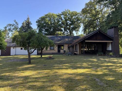 Ansicht vom Garten Richtung Terrasse - 