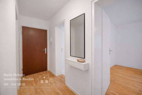 Diele - Etagenwohnung mit 66,70 m&sup2; in München zum Kaufen