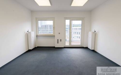 Büro 2 5. OG - 8 Zimmer Büro in Düsseldorf