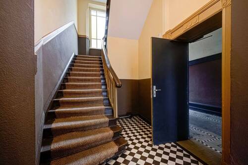 Treppenhaus - 2 Zimmer Etagenwohnung zum Kaufen in Berlin