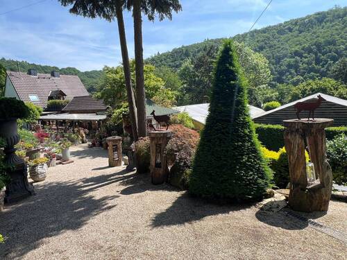 Ansicht Haus- und Nebengebäude - 