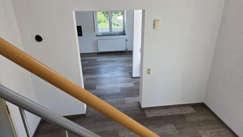 Aufgang Treppe Blick ins Esszimmer - 
