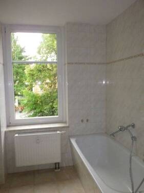 Bad mit Wanne - 