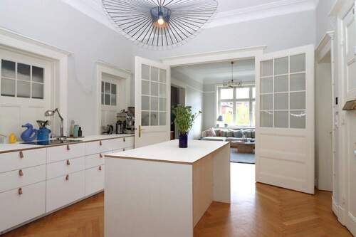 Einbauküche - Etagenwohnung mit 242,00 m² in Hamburg / Ottensen zur Miete
