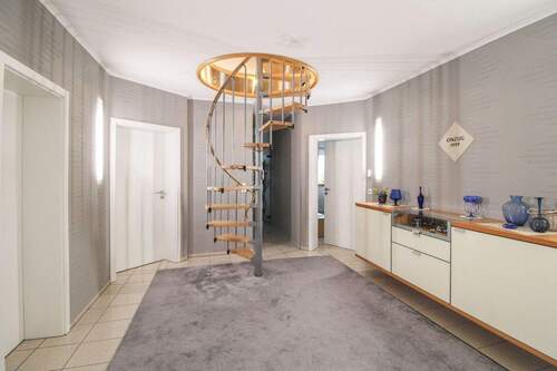 Flur - 4 Zimmer Einfamilienhaus in Neuweiler